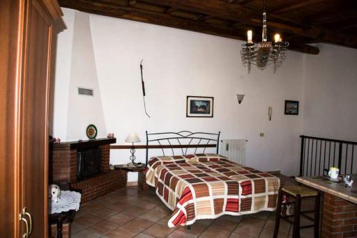 Rustica mansarda con terrazzo in centro - Hizvo