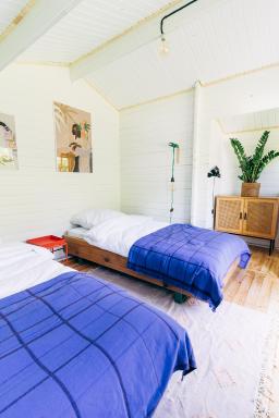 Wunderschönes Chalet mit Gästehaus in der Natur mit Fass-Sauna - Housity