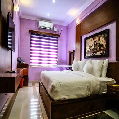 Sea Breeze Rest Inn - Housity