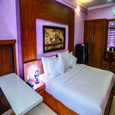 Sea Breeze Rest Inn - Housity
