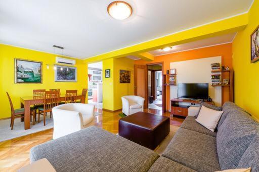 Sunny apartment Lapad - Housity