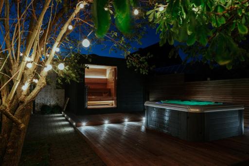 Wunderschöne FeWo direkt am Meer mit Whirlpool & Sauna - Housity