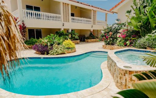 Brand new 2-bedroom apartment 2 km from Eagle beach - Housity