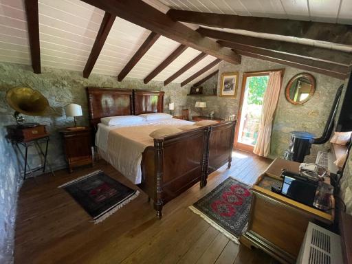 Tranquilla dependance nel verde dell'alta Brianza. - Housity