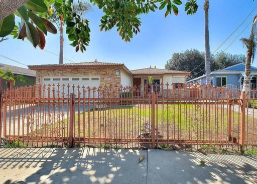 Warm & Welcoming Newly Renovated 3BR Home/LG Yard - Housity