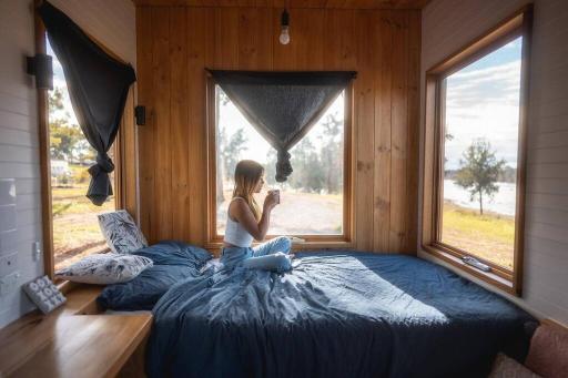 Hill Top Tiny River House - Housity