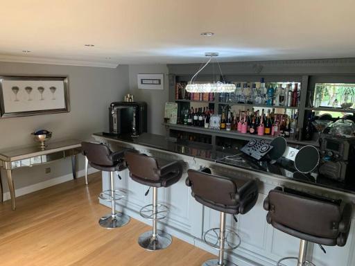 Wychwood A Beautiful Country Style Bungalow - Housity