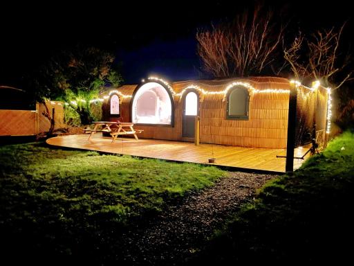 Finest Retreats - Dreckly Cabin - Housity