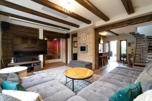 Unique 3 floor apartment. Garden, great location! - Housity