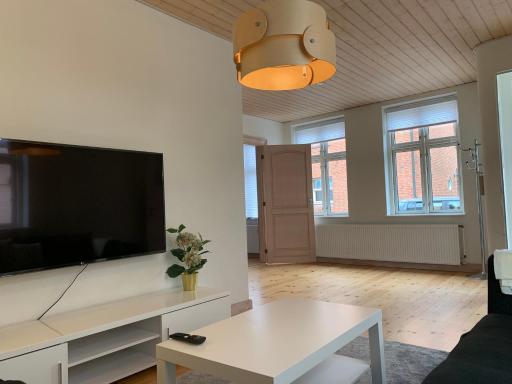 The Gray House, Center of Maribo, 3BR - Housity