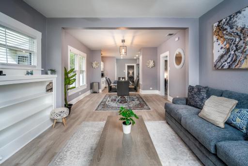 Spacious Home Near Downtown San Antonio - Housity