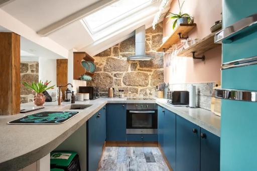 The Olde Piggery, on the coast, Zennor, St Ives - Housity