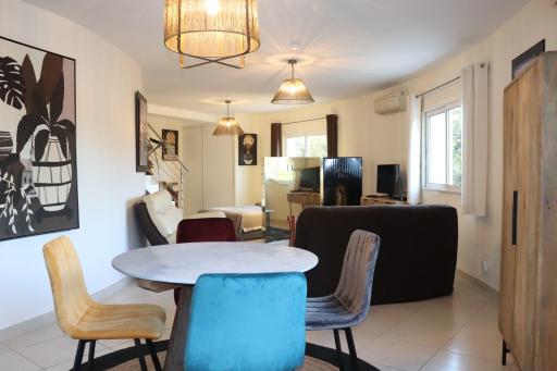 Appartement 50 m2 avec parking gratuit sur place - Housity