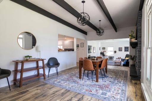 Pocono Lake Retreat - Relaxing 3bdm retreat w/ High Speed Wi-Fi, Work Space and Firepit - Housity
