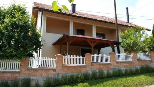 Guest House Enis - Housity