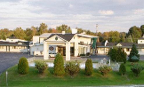 Colonie Inn and Suites - Housity