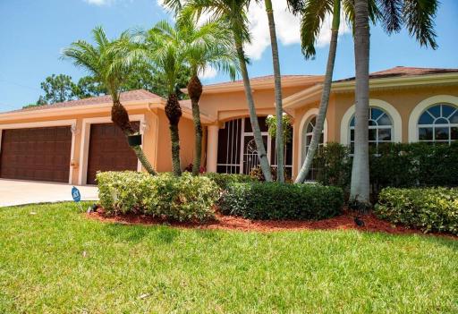 Charming vacation home in Port St Lucie. - Housity