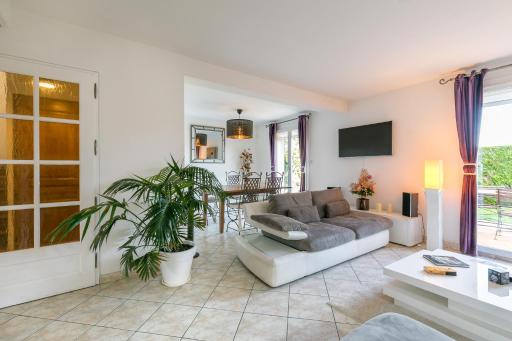 Charmante Maison Climatisée avec son Jardin à 5 minutes de DIJON - Housity