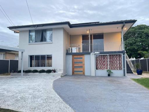 4beds, AC, 15 mins from airport. Swimming pool. - Housity