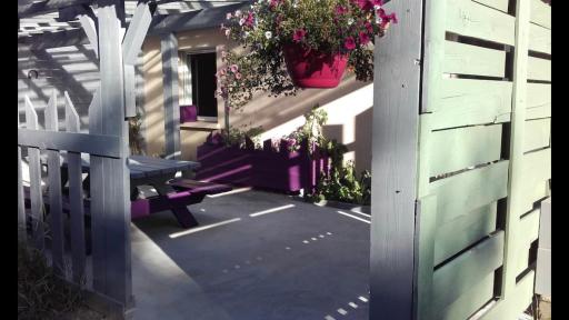 Compreignac F2 GRIS/MAUVE entier,vue forêt - Housity