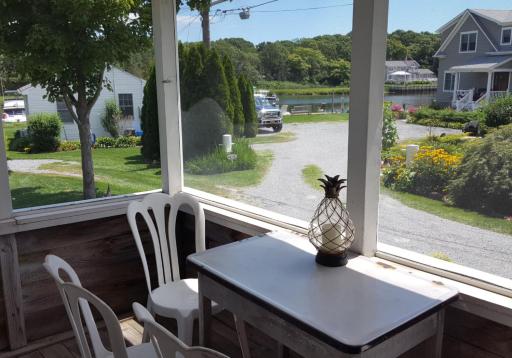 Waterfront Cottage 5 - Housity