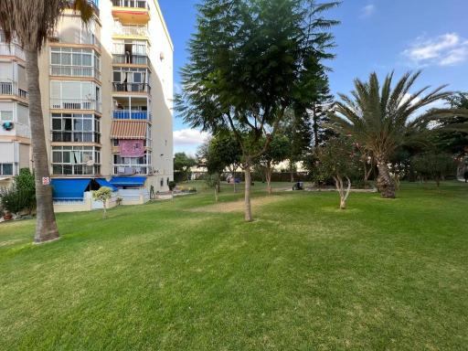 BONITO ESTUDIO EN LA CALA DEL MORAL - Housity