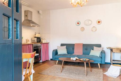 Andalusian Courtyard - Housity