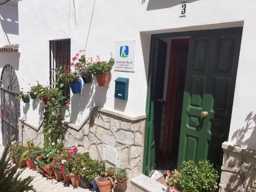 Casa de las Flores - a picture perfect location! - Housity