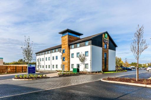 Holiday Inn Express Cambridge, an IHG Hotel - Housity