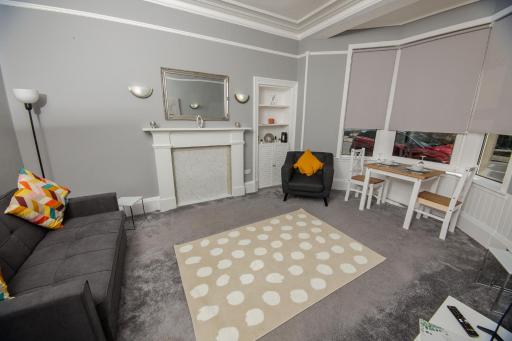Bonhill Getaway - Housity