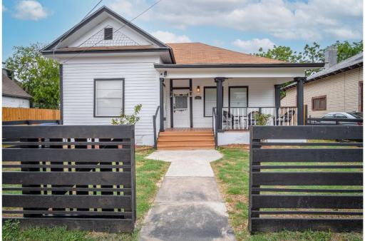 Spacious 4 BR Home Near River Walk 6 mins drive - Housity