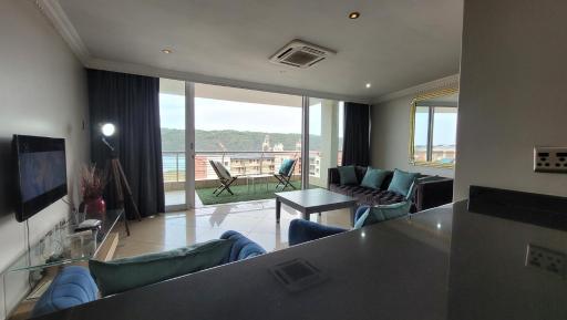 Accommodation Front - The Sails C6-18 - Housity