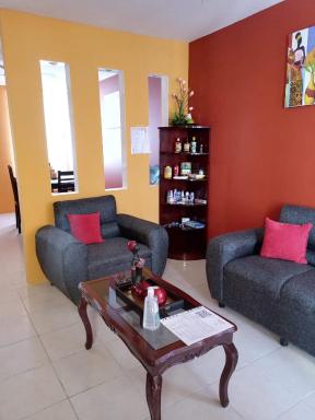 Casa Amplia a 5 Min del Centro en Zona Cerrada - Housity