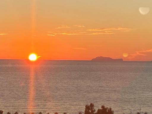 A La Puesta Del Sol - Housity