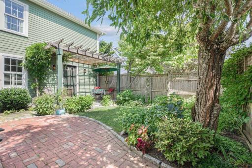 Secret Garden - Housity