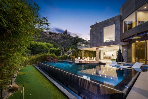 Modern Architectural Masterpiece In Prime Bel Air - Housity