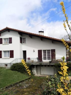 Maison basque où il fait si bon vivre - Housity