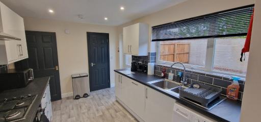 Shirley L, Milton, Cambridge, 4 BR House, Newly Refurbished - Housity