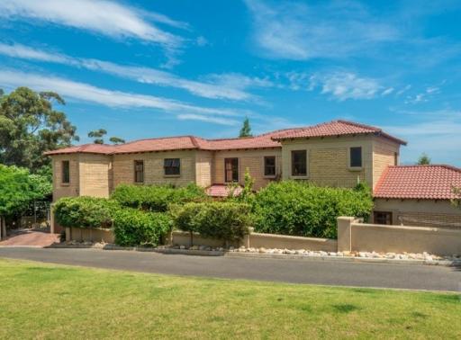 Tranquility Studio Apartment - Housity