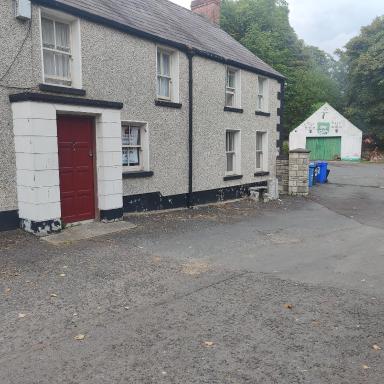Lovely 4-Bed Apartment in Mullaghbawn Newry - Housity