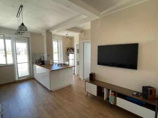 TRA LE STELLE - Housity