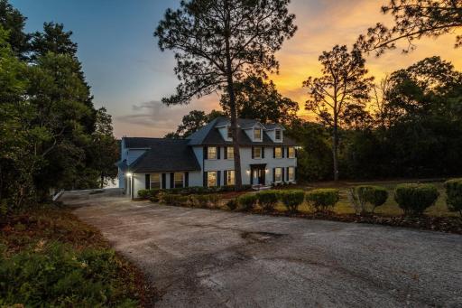 Large Lake House- Ft Jackson and Gamecock events - Housity