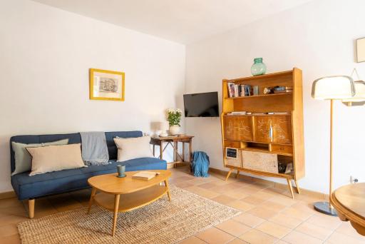 Andalusian Courtyard - Housity