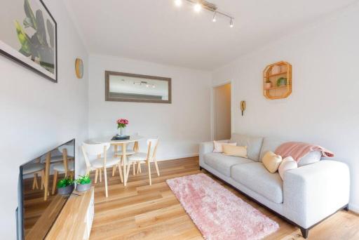 Bright and Sunny Gem on Hotham - Housity