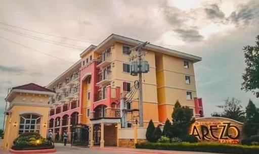 Minimalist 1-bedroom condo unit CASA TIMMY - Housity