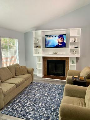 Condo with Pool on Aggie Game Day Bus Route - Housity