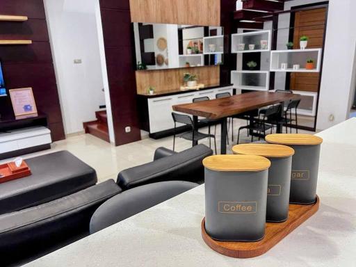 Cottonwood 4BR Villa Sutami with Pool Netflix BBQ - Housity