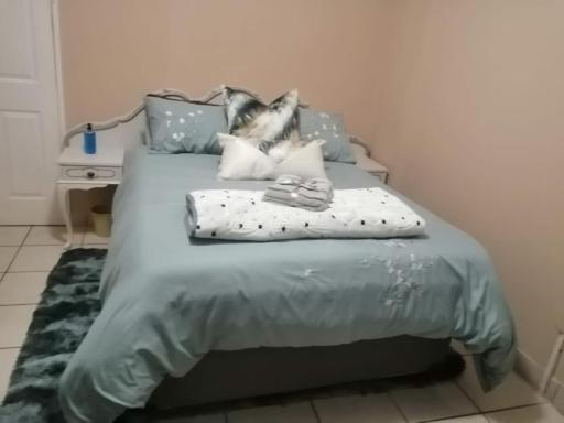 The Signature Guesthouse - Housity