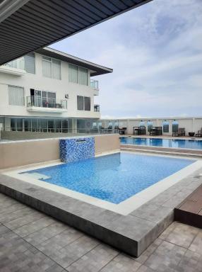 Condo with direct access to shopping mall in Bacolod City - Housity