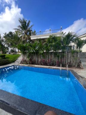 Shiva Farm Stay 4 Bed Luxury Farm House with Pool - Housity